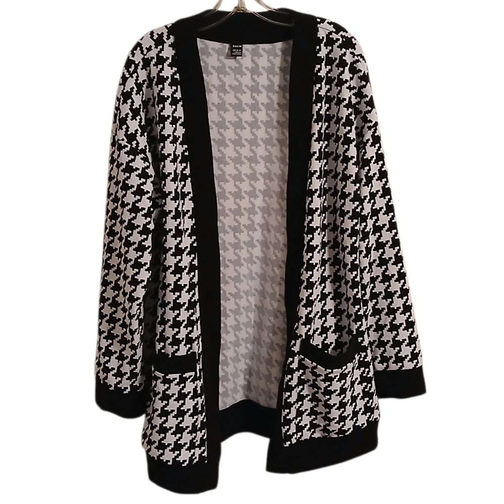 SHEIN Black and White Houndstooth Cardigan With Pockets Size Large